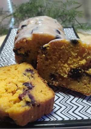 Una foto de Budín De Mandarina Y Arándanos