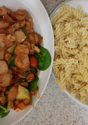A picture of My Quick Smoked Sausage and Chicken Pasta. 😀.