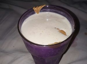 Una foto de Smoothie helado de banana y mantequilla de maní