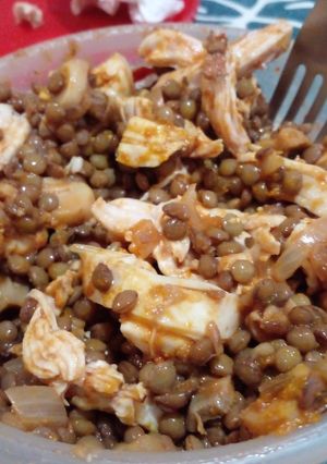 Una foto de Ensalada tibia tipo guiso de lenteja <3