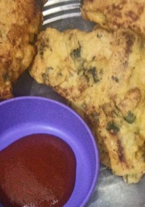 A picture of Bread pakoda.