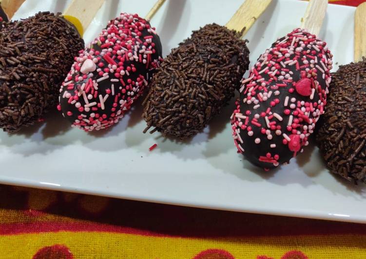 Chocolate Cake Popsicles