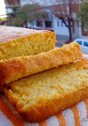 Una foto de Budín húmedo de mandarinas 🍊