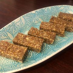 Mango Nut Protein Bars A picture of Mango Nut Protein Bars.
