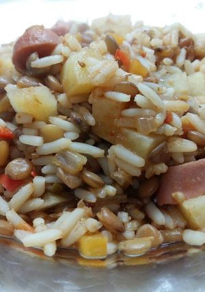 Una foto de Guiso de arroz con lentejas