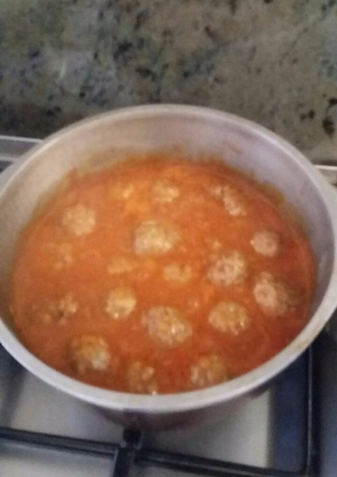 Una foto de Albóndigas de Carne en Salsa de Tomate