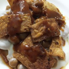 A picture of Choly dahi bary chaat.