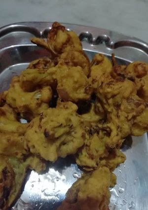 A picture of Gobji fritters.