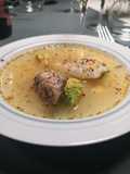 Consommè, triglie e verdure