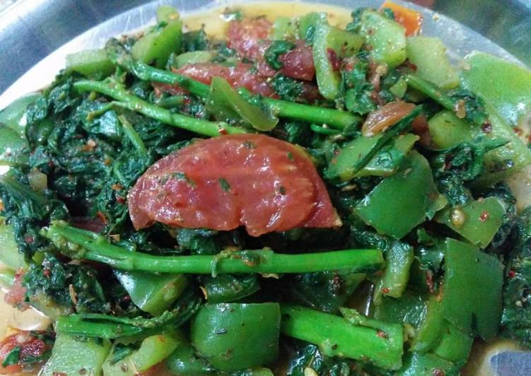 Asparagus, spinach salad