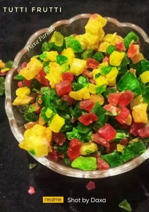 A picture of Raw Papaya Tutti Frutti.