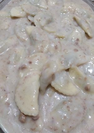 Una foto de Tortellettis con salsa blanca y Atún