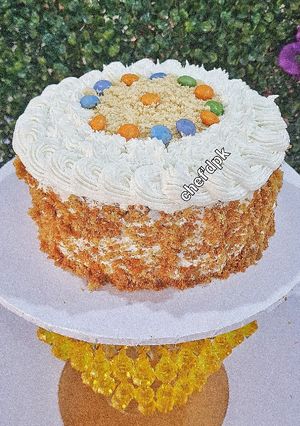 A picture of Vanilla Cake with whipped Cream Frosting.