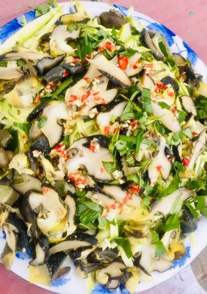 Hình của món Gỏi xoài ốc giác.