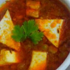 A picture of Matar Paneer.