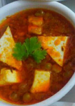 A picture of Matar Paneer.