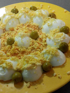 Una foto de Huevos rellenos