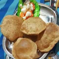 A picture of Ajwain ki puri.