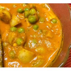 A picture of Matar Mushroom dish.