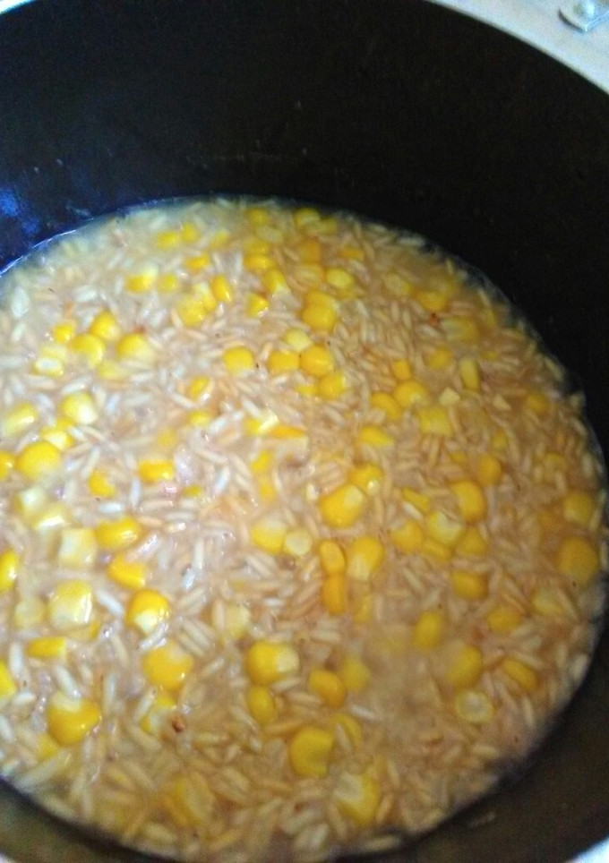 Una foto de Arroz con mantequilla y elote