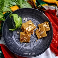 A picture of Sukhdi/ Gur papdi.