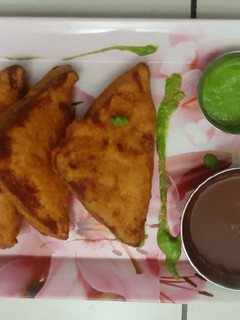 બ્રેડ પકોડા (Bread Pakoda Recipe In Gujarati) રેસીપી મુખ્ય ફોટો