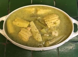 Una foto de Mole de olla verde