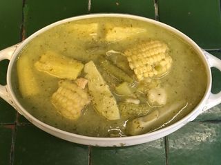 Mole de olla verde