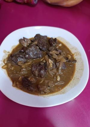 Una foto de Higaditos y Corazones de Pollo en Salsa