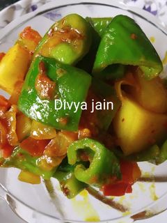 A picture of Aloo capsicum sabji.