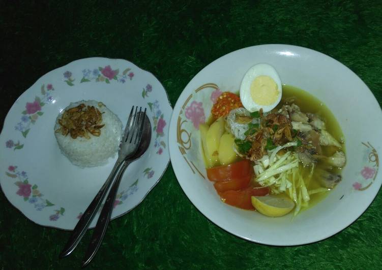 Soto Ayam (kuah Kuning bening)