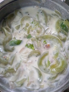 புடலங்காய் தயிர் பச்சடி (Pudalankaai thayir pachadi recipe in tamil) செய்முறை முக்கிய புகைப்படம்