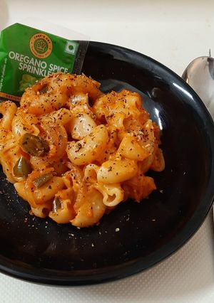 A picture of Red Sauce Pasta.