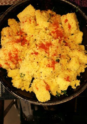 A picture of Surti khaman.