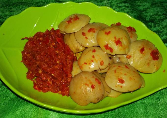 Lalap jengkol cocol sambal