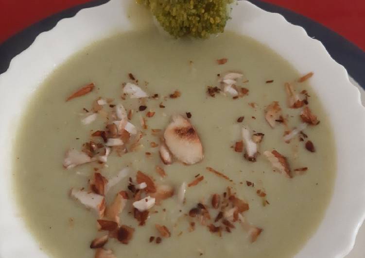 Super Yummy Steamed Broccoli Almond Soup