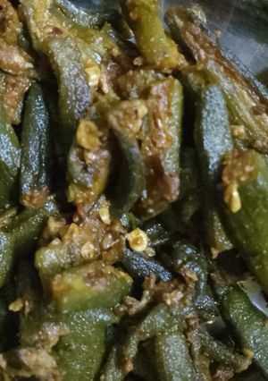 मसाला भिन्डी (Masala Bhindi recipe in hindi) रेसिपी मुख्य फोटो