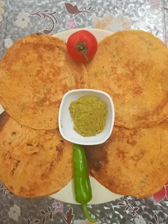 ચીલા (Chila Recipe in gujarati) રેસીપી મુખ્ય ફોટો