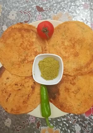 ચીલા (Chila Recipe in gujarati) રેસીપી મુખ્ય ફોટો