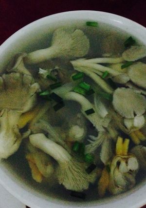 Hình của món Canh ngao nấu nấm rơm.