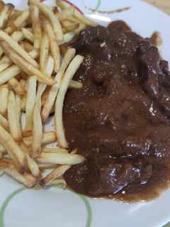 Una foto de Carne en salsa