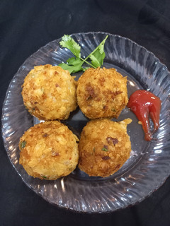 A picture of Potato cheese balls 😋 😍.