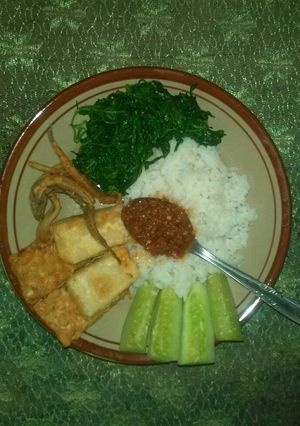 Foto resep Daun Keningkir Sambal Terasi
