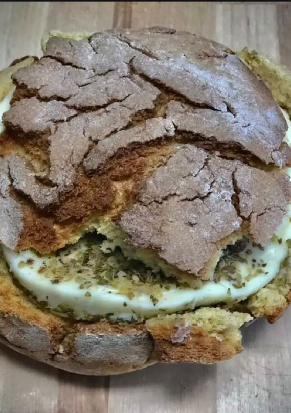 Una foto de Provolone picante con jamón