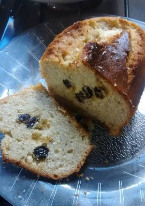 Una foto de Budín de banana y pasas 🍌🍌