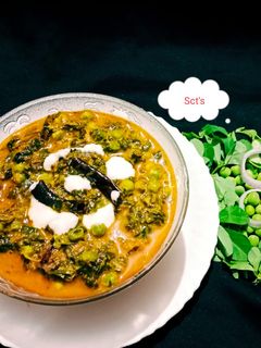 मेथी मटर मलई (Methi matar malai recipe in marathi) रेसिपी चे मुख्य फोटो 