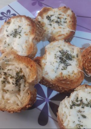 A picture of Garlic bread.