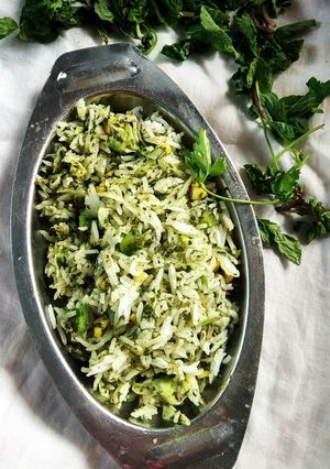 हरा पुलाव (Hara pualo recipe in Hindi) रेसिपी मुख्य फोटो