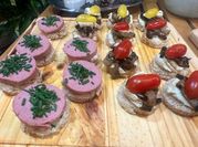 Una foto de canapés fáciles con queso crema