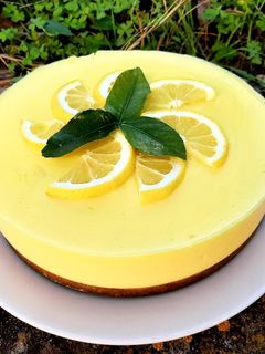 Una foto de Tarta fría sabor limón 🍋
